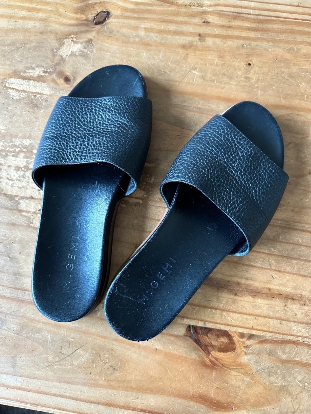 M GEMI Slide Sandals Black Pebbled Leather 38.5 Brazil